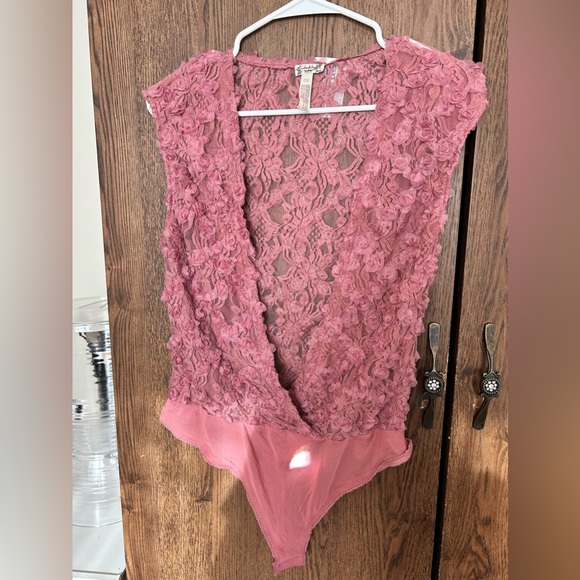 NWOT 2 Haute 2 Handle rosette bodysuit by Intimately Free People in size large - Picture 3 of 7